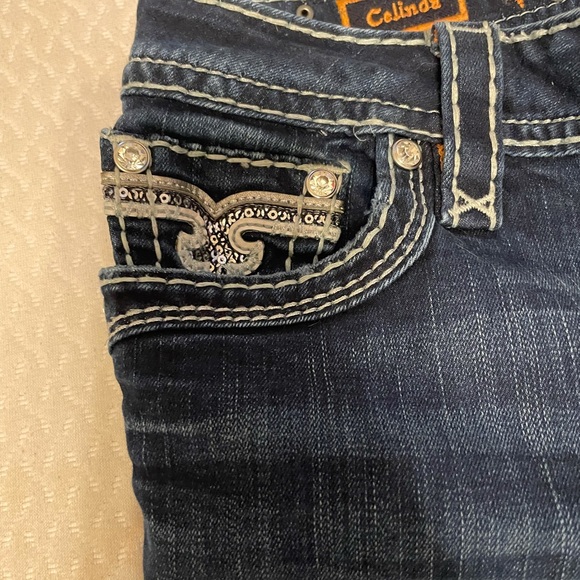 Woman’s Bundle Jeans - Picture 7 of 15